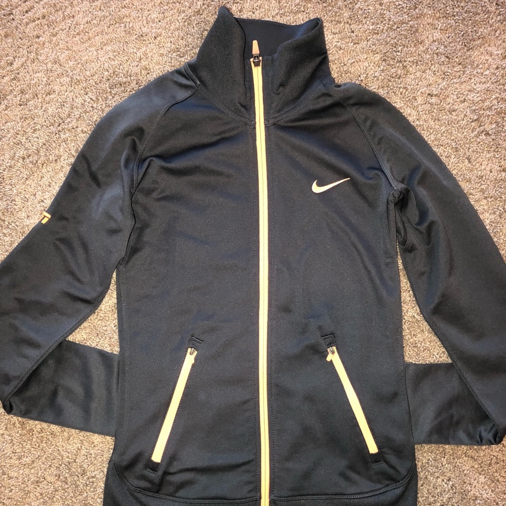 Size small Nike sweatshirt